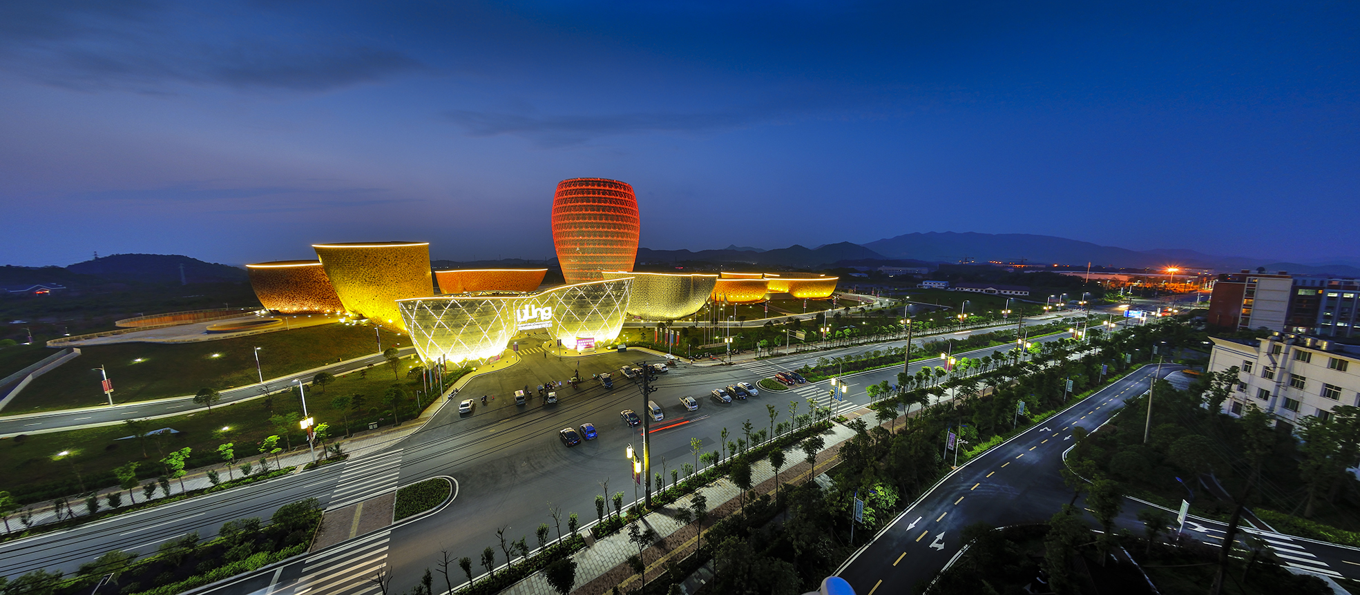 釉下五彩，中國(guó)瓷都 ——《醴陵市陶瓷文化園總體策劃與規(guī)劃》